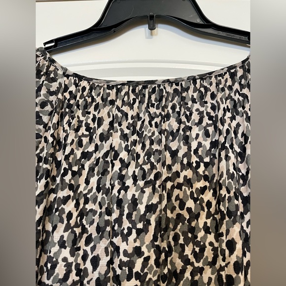 White House Black Market Top - Picture 7 of 9